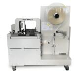 Banderolownica Ultradźwiękowa WK05-30C3A-N zapewnia szybkie, precyzyjne i ekologiczne pakowanie dzięki technologii ultradźwiękowej i automatycznemu stołowi. Idealna dla firm drukarskich i produkcyjnych, pozwala na wydajną pracę bez użycia kleju, co obniża koszty i dba o środowisko